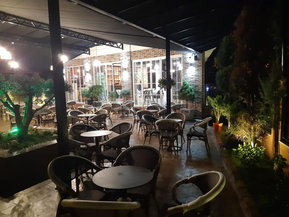 Hotel Golden Elbasan Extérieur photo