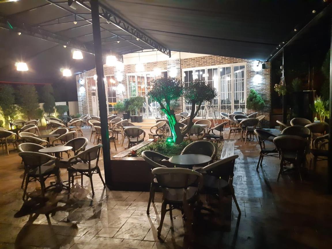 Hotel Golden Elbasan Extérieur photo
